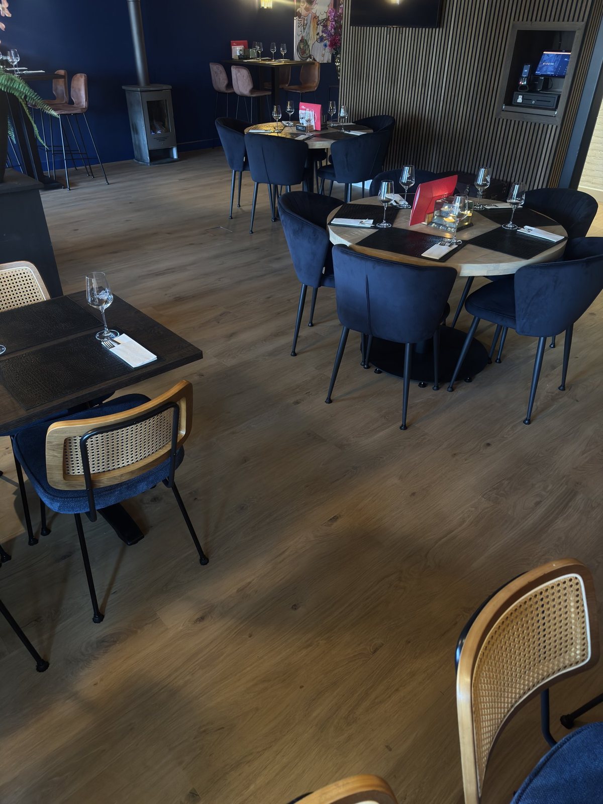 Restaurant Wea's in Harskamp met lange plank PVC-vloer in Oak Pear